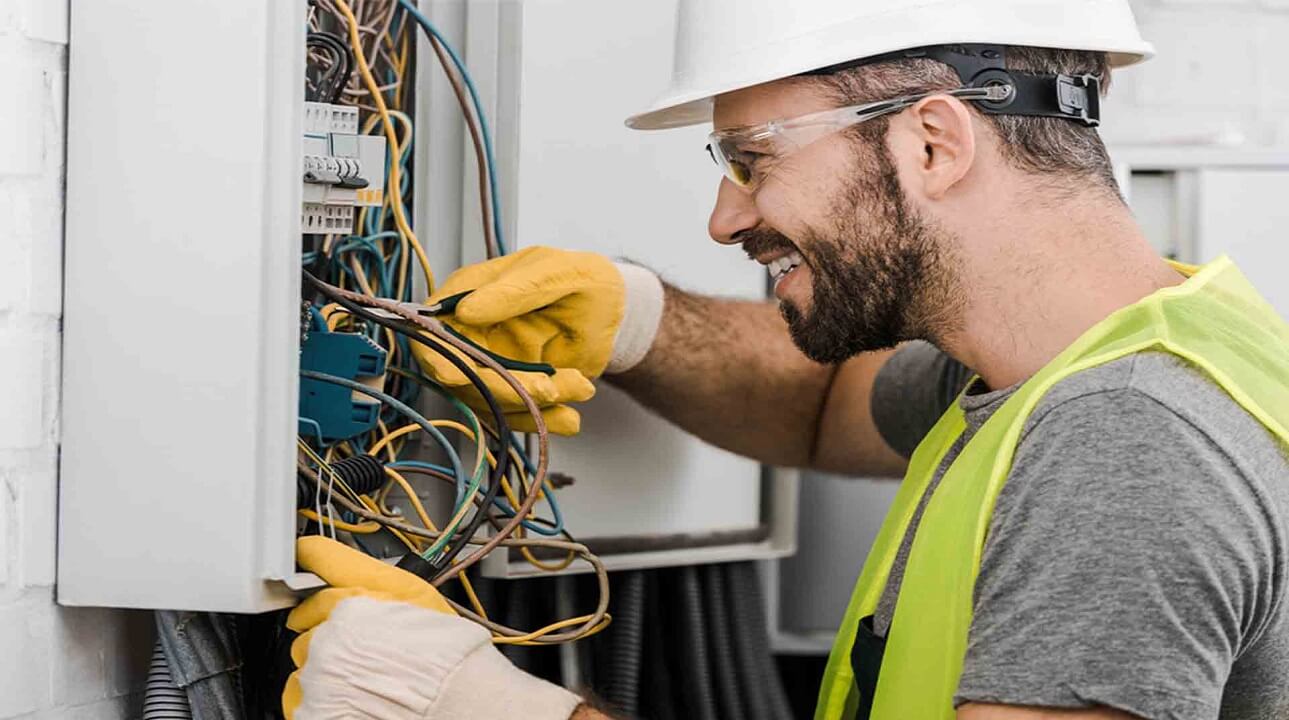 How Do You Calculate Electrical Labor Cost?
